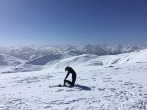 Lire la suite à propos de l’article Cours de hatha yoga sur l’éveil de l’energie dans la colonne vertebrale à travers des torsions douces